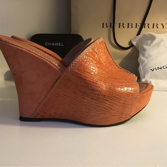 NWOT Italian Made Suede Heeled Mules - Picture 2 of 9